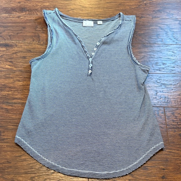 Anthropologie Tops - Anthropologie tank top